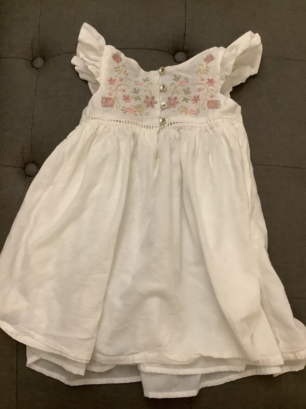 Max studio kids 3T girls toddler white embroidered flower dress